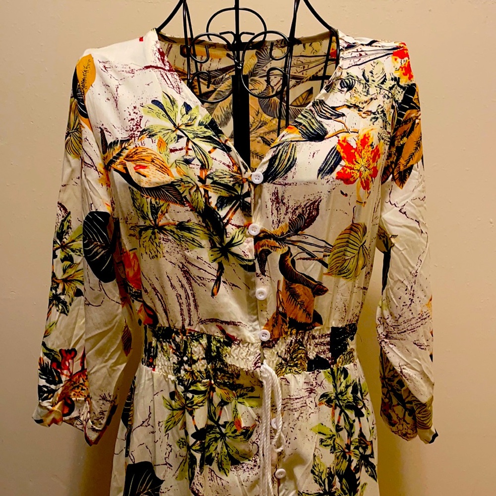 Beautiful flowered 3/4 midi dress
